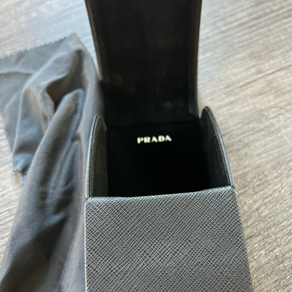 Women’s Prada Sunglasses - Picture 4 of 7